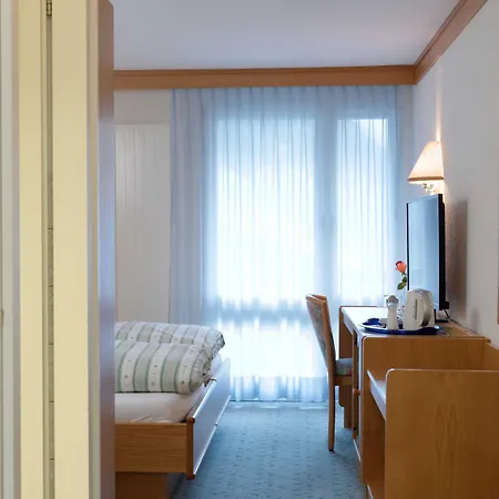 Otel &
