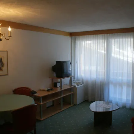 Otel & 3*