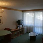 Hotel & 3*